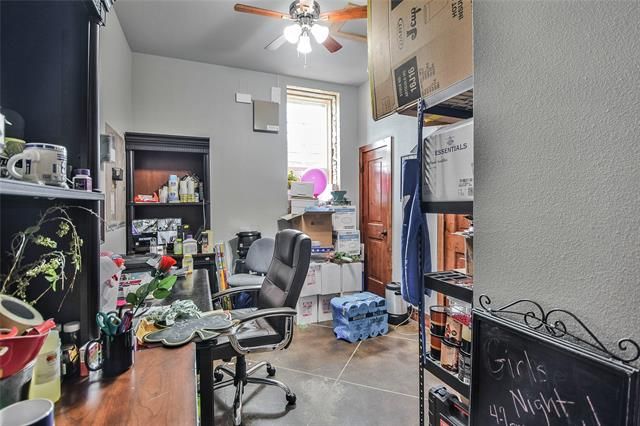 105 W Pearl St, Granbury, TX 76048